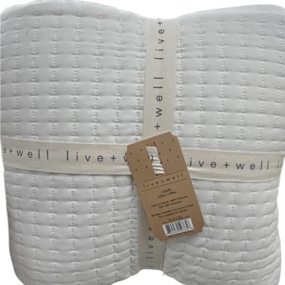 Live Well Cream King Quilt 102”x90” NEW with Tags 100% Polyester